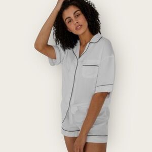 NWT | Ettitude | Signature Sateen Shorts | Cloud White/Black | Large